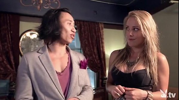 Em tóc vàng áo tím khỏa thân là ai??? Chỉ biết tên Angie Who is the blonde in violet T-Shirt nude??? I only got Angie name