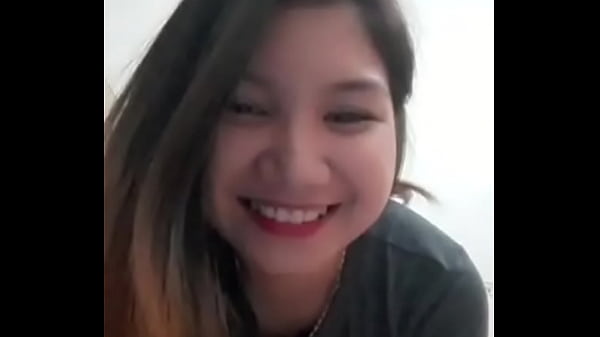 Em mới tập show hàng I’m new to showing off goods