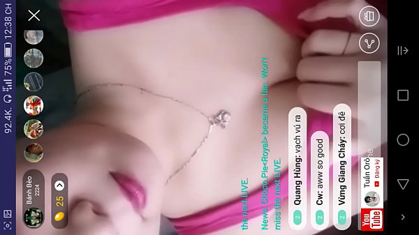 Gái Việt show hàng trên livestream gây sốt cộng đồng mạng