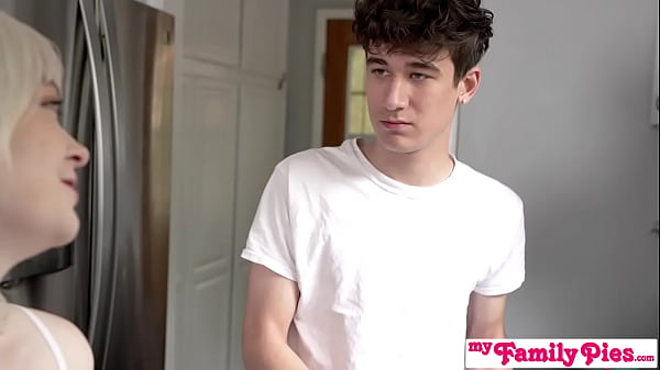 Em Gái Kế Nói “Chắc không gọi anh là cu bé được nữa rồi” S20:E3 Step Sis Says “I guess I can’t call you little dicky anymore” S20:E3