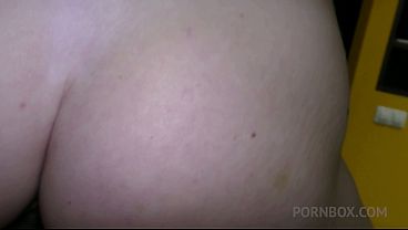 Cởi đồ ra đi em, bạn trai em không biết đâu