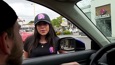 Tán gái mông to làm Taco Bell rồi địt trong xe – Melztube, Steve Rickz