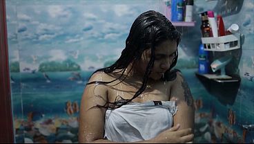 Tắm lãng mạn nóng bỏng cùng em gái kế sexy