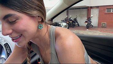 Bạn thân của bạn gái tôi – Quá nóng bỏng, tôi phải địt luôn trên xe Bạn thân của bạn gái tôi – Quá nóng bỏng, tôi phải địt luôn trên xe